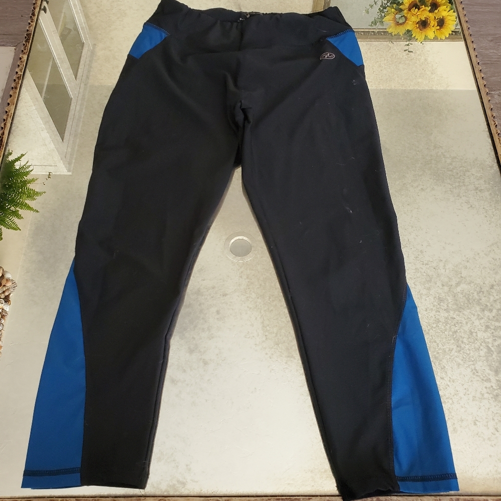 *BOGO Get the leggins I send top for FREE